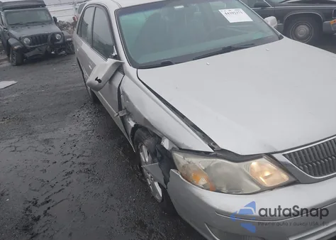 2001 Toyota Avalon Xl/Xls z USA, uszkodzony, nr VIN 4T1BF28BX1U131628